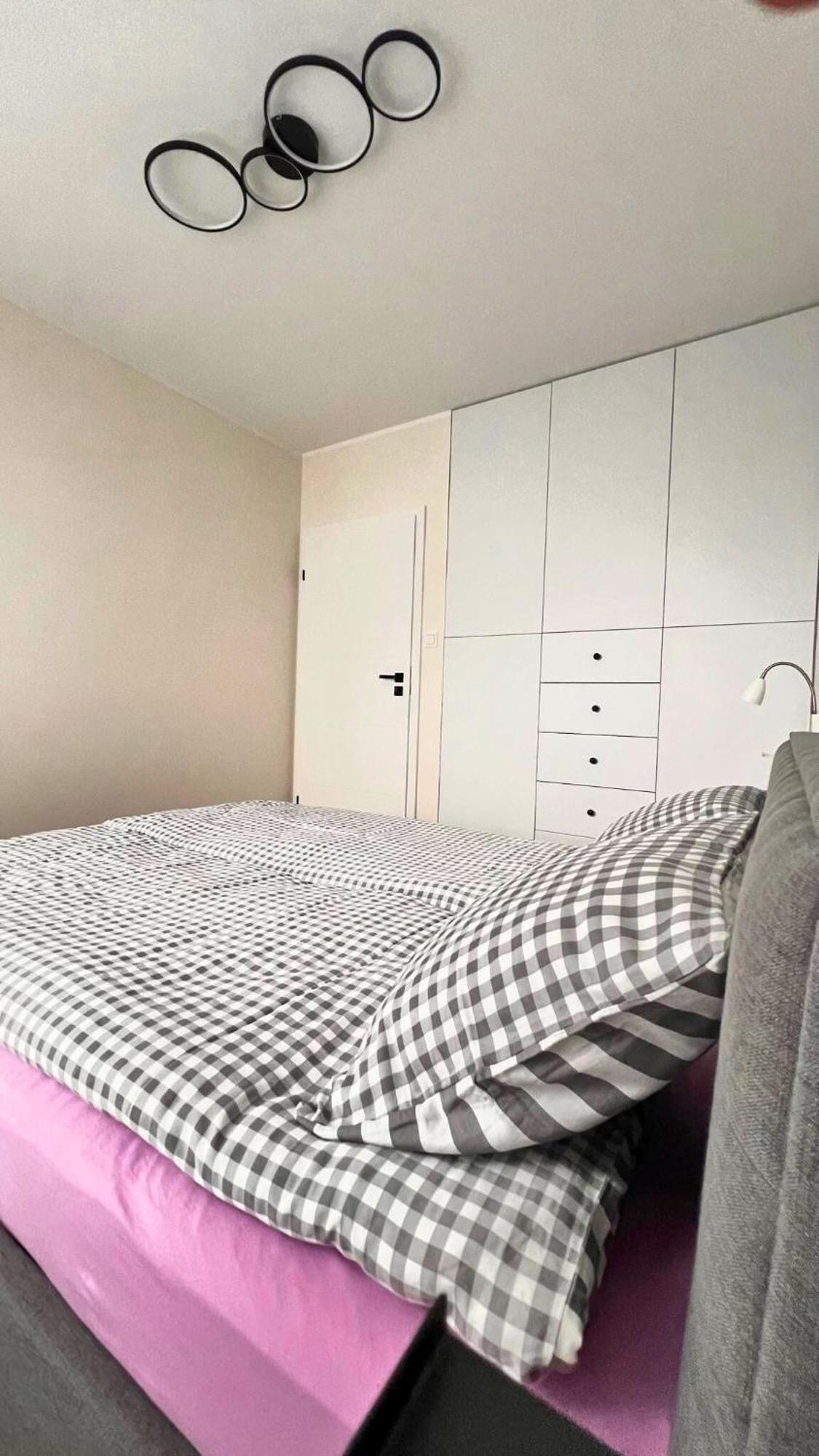 פוזנן Apartament Purple מראה חיצוני תמונה